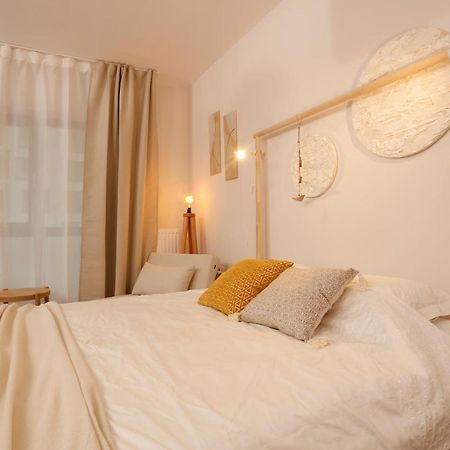 Plaza Residence Studio 6 Bukares Bagian luar foto