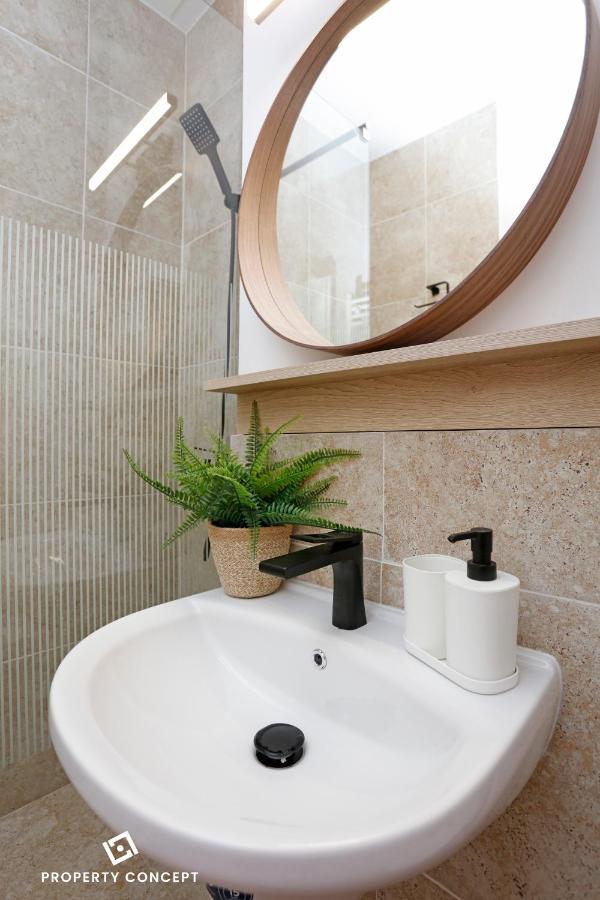Plaza Residence Studio 6 Bukares Bagian luar foto